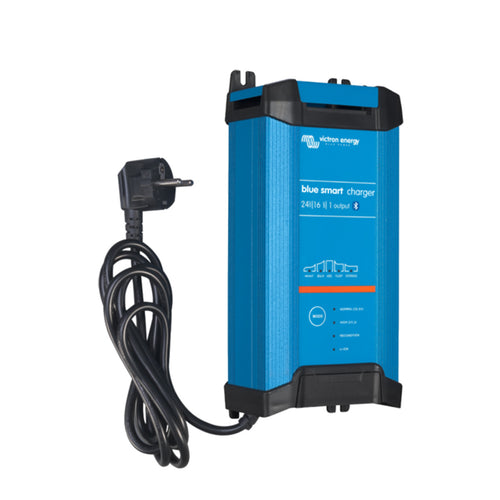 Blue Smart IP22 Charger 24/16(1) 230V UK